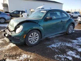 2018 Volkswagen Beetle S z VIN 3VWFD7AT7JM700755, wystawiony jako Copart lot #44312585 z przebiegiem 92 694 mil mil oraz Szkoda całkowita • Salvage title. Historia ofert i sprzedaży dostępna na DreamBid. Obrazek 1.