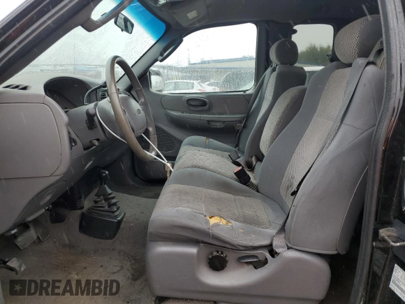 2002 Ford F-150 XL z VIN 2FTRX08L32CA83548, wystawiony jako Copart lot #45986265 z przebiegiem Nie podano mil oraz Czysty tytuł • Clean title. Historia ofert i sprzedaży dostępna na DreamBid. Obrazek 7.