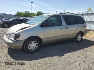 2001 Toyota Sienna LE z VIN 4T3ZF13C01U340313, wystawiony jako Copart lot #57176485 z przebiegiem 137 449 mil mil oraz Szkoda całkowita • Salvage title. Historia ofert i sprzedaży dostępna na DreamBid. Obrazek 1.