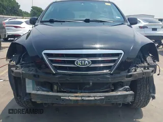 2008 Kia Sorento EX z VIN KNDJD736485797126, wystawiony jako IAAI lot #42253311 z przebiegiem 226 018 mil mil oraz . Historia ofert i sprzedaży dostępna na DreamBid. Obrazek 6.