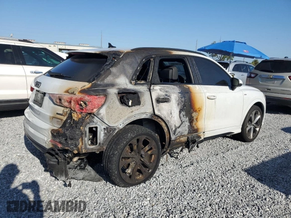 2021 Audi Q3 S line Premium Plus с VIN WA1EECF31M1103352, выставлен на аукционе Copart как лот 53702785 с пробегом 46 469 миль миль и На запчасти • Non repairable. История ставок и продаж доступна на DreamBid. Изображение 3.