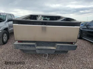 2024 Tesla Cybertruck z VIN 7G2CEHED5RA012436, wystawiony jako Copart lot #69229204 z przebiegiem 22 mil mil oraz Szkody całkowita. Historia ofert i sprzedaży dostępna na DreamBid. Obrazek 6.