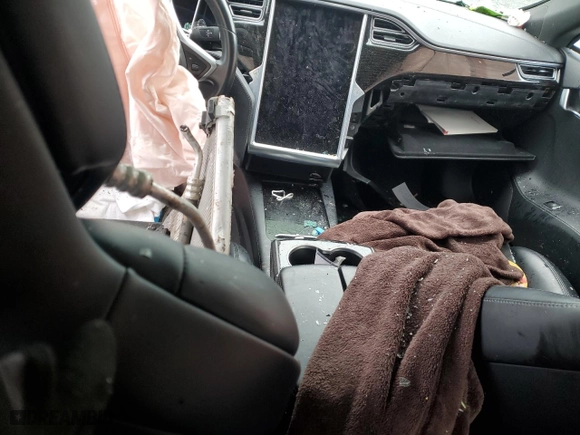 2018 Tesla Model S 75D with VIN 5YJSA1E2XJF243145, listed as a Copart auction lot 48905515 with 0 miles and Salvage Title. Bid and sale history available at carsss.com. Image 8.