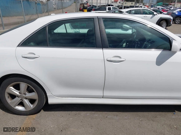 2011 Toyota Camry LE with VIN 4T1BK3EK3BU629726, listed as a IAAI auction lot 41954801 with 209,171 mi miles. Bid and sale history available at carsss.com. Image 13.