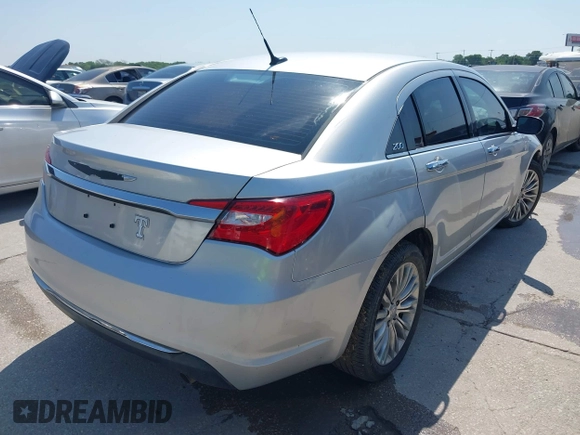 2011 Chrysler 200 Limited with VIN 1C3BC2FB4BN501133, listed as a IAAI auction lot 42056143 with Not Provided miles. Bid and sale history available at carsss.com. Image 4.