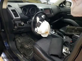 2013 Mitsubishi Outlander SE with VIN JA4JT3AW3DU025113, listed as a Copart auction lot 42416825 with 0 mi miles and Salvage Title. Bid and sale history available at carsss.com. Image 8.