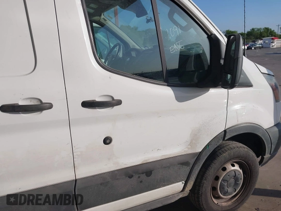 2017 Ford Transit с VIN 1FTYR1YM6HKA81592, выставлен на аукционе IAAI как лот 41800024 с пробегом Не указан миль и . История ставок и продаж доступна на DreamBid. Изображение 18.