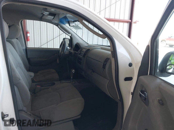 2006 Nissan Frontier SE z VIN 1N6AD07U06C469157, wystawiony jako IAAI lot #42249320 z przebiegiem 189 936 mil mil oraz . Historia ofert i sprzedaży dostępna na DreamBid. Obrazek 5.