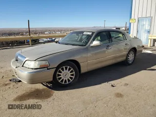 2006 Lincoln Town Car Signature z VIN 1LNHM81W76Y608239, wystawiony jako Copart lot #86654734 z przebiegiem Nie podano mil oraz Szkoda całkowita • Salvage title. Historia ofert i sprzedaży dostępna na DreamBid. Obrazek 1.