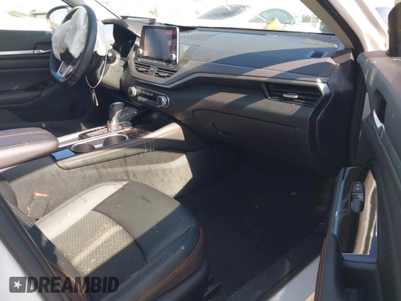 2024 Nissan Altima SR with VIN 1N4BL4CV0RN313828, listed as a IAAI auction lot 42172052 with 5,279 mi miles and . Bid and sale history available at DreamBid. Image 5.