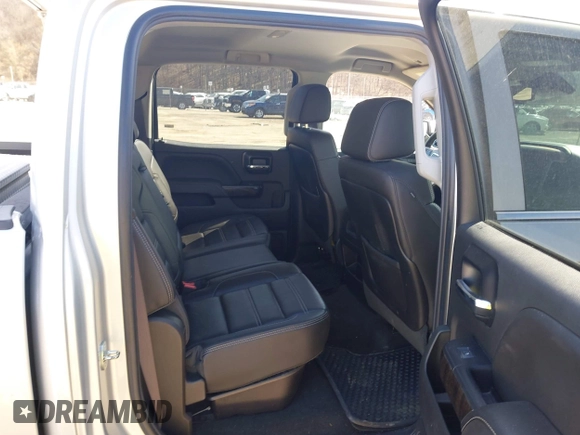 2015 GMC Sierra 2500HD Denali z VIN 1GT120EG3FF135791, wystawiony jako IAAI lot #41854102 z przebiegiem 93 186 mil mil oraz . Historia ofert i sprzedaży dostępna na DreamBid. Obrazek 8.