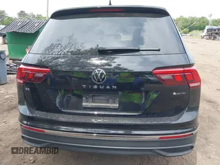 2024 Volkswagen Tiguan SE with VIN 3VVMB7AX6RM079301, listed as a IAAI auction lot 42404572 with 8,573 mi miles and . Bid and sale history available at DreamBid. Image 16.