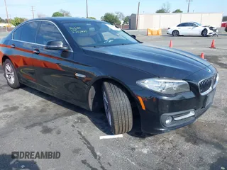 2016 BMW 5 Series 528i z VIN WBA5A5C57GG347508, wystawiony jako IAAI lot #41688066 z przebiegiem 123 943 mil mil oraz . Historia ofert i sprzedaży dostępna na DreamBid. Obrazek 1.
