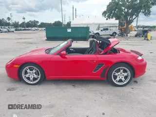 2006 Porsche Boxster с VIN WP0CA29866U712142, выставлен на аукционе IAAI как лот 42423093 с пробегом 57 057 миль миль и . История ставок и продаж доступна на DreamBid. Изображение 14.
