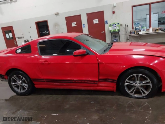 2014 Ford Mustang V6 with VIN 1ZVBP8AMXE5265097, listed as a IAAI auction lot 40945167 with NaN miles. Bid and sale history available at carsss.com. Image 14.