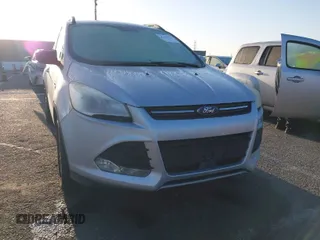 2016 Ford Escape SE z VIN 1FMCU0GX4GUB25618, wystawiony jako IAAI lot #42014559 z przebiegiem 139 350 mil mil oraz . Historia ofert i sprzedaży dostępna na DreamBid. Obrazek 1.