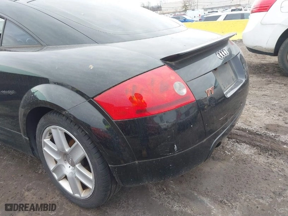 2003 Audi TT with VIN TRUSC28N031013220, listed as a IAAI auction lot 41701292 with 143020 miles. Bid and sale history available at carsss.com. Image 6.