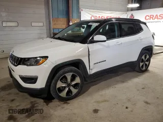 2018 Jeep Compass Altitude z VIN 3C4NJCBB3JT235497, wystawiony jako Copart lot #43447415 z przebiegiem 80 107 mil mil oraz Szkoda całkowita • Salvage title. Historia ofert i sprzedaży dostępna na DreamBid. Obrazek 1.