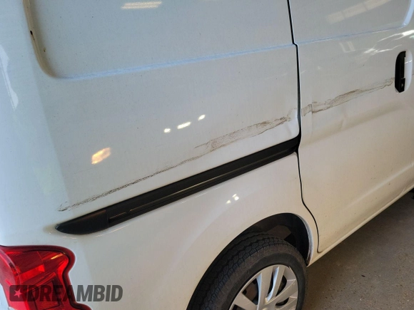 2020 Nissan NV200 SV z VIN 3N6CM0KN4LK705677, wystawiony jako IAAI lot #42521012 z przebiegiem 78 008 mil mil oraz . Historia ofert i sprzedaży dostępna na DreamBid. Obrazek 20.