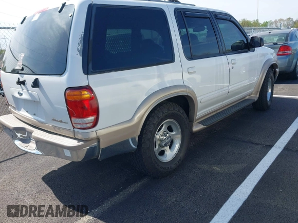 2000 Ford Explorer Eddie Bauer с VIN 1FMDU64E8YZC68666, выставлен на аукционе IAAI как лот 41907569 с пробегом 218 204 миль миль и . История ставок и продаж доступна на DreamBid. Изображение 4.