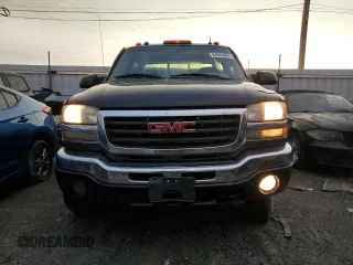 2005 GMC Sierra 3500 DRW Work Trk z VIN 1GTJK33235F863716, wystawiony jako Copart lot #84085004 z przebiegiem 233 369 mil mil oraz Szkoda całkowita • Salvage title. Historia ofert i sprzedaży dostępna na DreamBid. Obrazek 5.