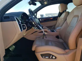 2019 Porsche Cayenne S z VIN WP1AB2AY0KDA65357, wystawiony jako Copart lot #88664425 z przebiegiem 54 087 mil mil oraz Szkoda całkowita • Salvage title. Historia ofert i sprzedaży dostępna na DreamBid. Obrazek 7.