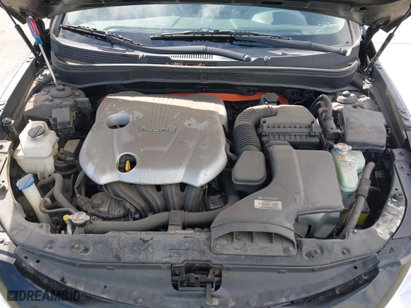 2013 Hyundai Sonata Hybrid Limited with VIN KMHEC4A44DA099701, listed as a IAAI auction lot 41964745 with 61,108 mi miles. Bid and sale history available at carsss.com. Image 10.