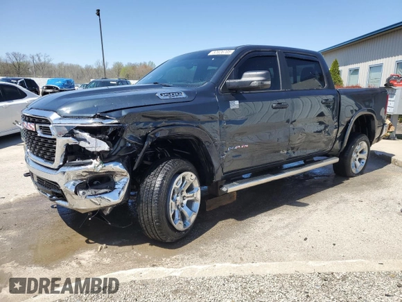 2025 Ram 1500 Big Horn z VIN 1C6SRFFP9SN628206, wystawiony jako Copart lot #52026705 z przebiegiem 4 311 mil mil oraz Szkoda całkowita • Salvage title. Historia ofert i sprzedaży dostępna na DreamBid. Obrazek 1.