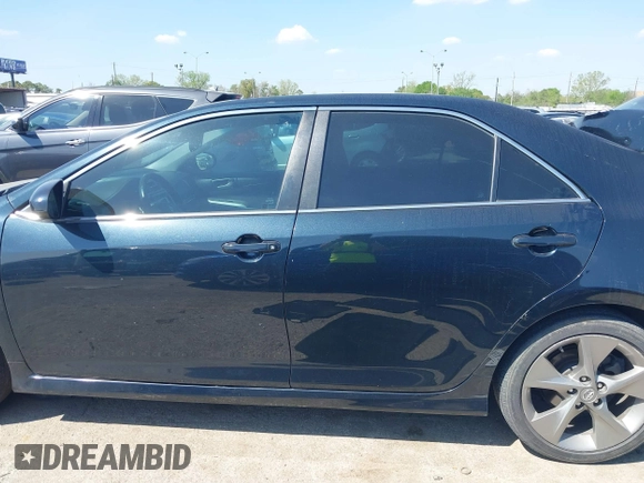2014 Toyota Camry L with VIN 4T1BF1FK2EU817293, listed as a IAAI auction lot 41882906 with 189,719 mi miles. Bid and sale history available at carsss.com. Image 14.