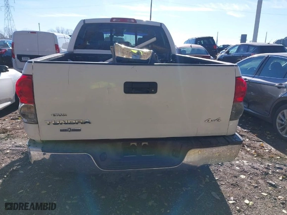 2007 Toyota Tundra SR5 with VIN 5TFBT54107X004759, listed as a IAAI auction lot 40944492 with 303,365 mi miles. Bid and sale history available at carsss.com. Image 16.