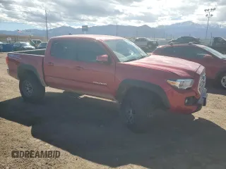 2017 Toyota Tacoma SR5 z VIN 3TMCZ5AN2HM052619, wystawiony jako Copart lot #50649525 z przebiegiem 89 194 mil mil oraz Szkoda całkowita • Salvage title. Historia ofert i sprzedaży dostępna na DreamBid. Obrazek 4.