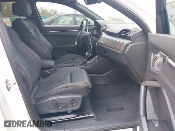 2022 Audi Q3 S line Premium Plus z VIN WA1EECF31N1148535, wystawiony jako IAAI lot #41947659 z przebiegiem 31 880 mil mil oraz . Historia ofert i sprzedaży dostępna na DreamBid. Obrazek 5.