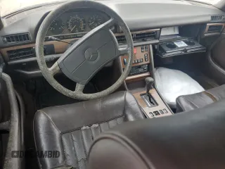 1987 Mercedes-Benz 300 SDL z VIN WDBCB25DXHA360279, wystawiony jako Copart lot #54090275 z przebiegiem 168 242 mil mil oraz Czysty tytuł • Clean title. Historia ofert i sprzedaży dostępna na DreamBid. Obrazek 8.