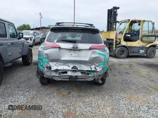 2017 Toyota RAV4 Limited with VIN 2T3YFREV8HW334780, listed as a IAAI auction lot 41973391 with 113,550 mi miles. Bid and sale history available at carsss.com. Image 17.
