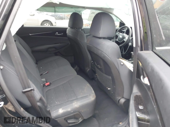 2019 Kia Sorento L with VIN 5XYPG4A33KG534780, listed as a IAAI auction lot 41563396 with 49,468 mi miles. Bid and sale history available at carsss.com. Image 8.