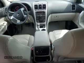 2010 GMC Acadia SLT1 z VIN 1GKLVMED5AJ184403, wystawiony jako Copart lot #57793625 z przebiegiem 174 730 mil mil oraz Czysty tytuł • Clean title. Historia ofert i sprzedaży dostępna na DreamBid. Obrazek 8.