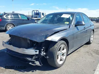 2015 BMW 3 Series 320i xDrive с VIN WBA3C3G55FNS73810, выставлен на аукционе IAAI как лот 41822468 с пробегом 76 779 миль миль и . История ставок и продаж доступна на DreamBid. Изображение 2.