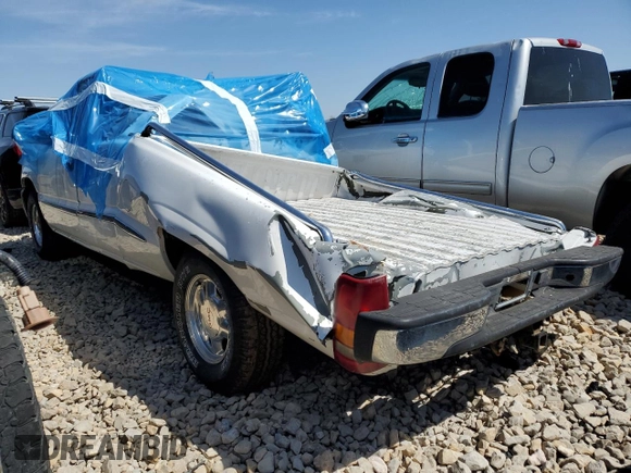 1999 GMC New Sierra 1500 SLE with VIN 2GTEC19T3X1501835, listed as a Copart auction lot 47830615 with 155,335 mi miles and Salvage Title. Bid and sale history available at carsss.com. Image 2.