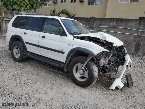 2001 Mitsubishi Montero Sport ES with VIN JA4LS21H21P033625, listed as a Copart auction lot 49041615 with 119,433 mi miles and Salvage Title. Bid and sale history available at carsss.com. Image 4.
