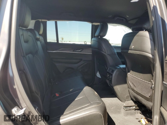 2024 Jeep Grand Cherokee Limited z VIN 1C4RJHBG2RC238800, wystawiony jako Copart lot #64044345 z przebiegiem 4 890 mil mil oraz Czysty tytuł • Clean title. Historia ofert i sprzedaży dostępna na DreamBid. Obrazek 11.