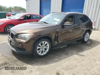 2013 BMW X1 xDrive28i z VIN WBAVL1C50DVR82130, wystawiony jako Copart lot #56135835 z przebiegiem 130 026 mil mil oraz Szkoda całkowita • Salvage title. Historia ofert i sprzedaży dostępna na DreamBid. Obrazek 1.