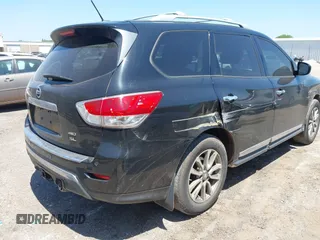 2014 Nissan Pathfinder SV z VIN 5N1AR2MMXEC684429, wystawiony jako IAAI lot #42233673 z przebiegiem 135 593 mil mil oraz . Historia ofert i sprzedaży dostępna na DreamBid. Obrazek 4.