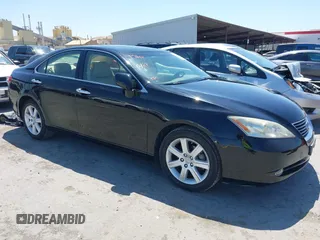 2007 Lexus ES 330 z VIN JTHBJ46GX72105143, wystawiony jako IAAI lot #42302882 z przebiegiem 121 246 mil mil oraz . Historia ofert i sprzedaży dostępna na DreamBid. Obrazek 1.