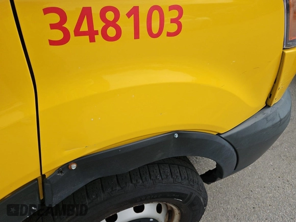 2019 Ford Transit z VIN 1FTYR3XM7KKA24824, wystawiony jako IAAI lot #42500762 z przebiegiem 75 307 mil mil oraz . Historia ofert i sprzedaży dostępna na DreamBid. Obrazek 9.