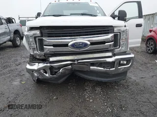 2018 Ford F-350 с VIN 1FT7X3BT4JEB83068, выставлен на аукционе IAAI как лот 41337896 с пробегом 200 841 миль миль и . История ставок и продаж доступна на DreamBid. Изображение 6.