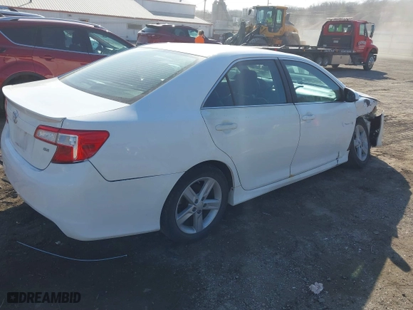 2014 Toyota Camry L with VIN 4T1BF1FK6EU334034, listed as a IAAI auction lot 41792144 with 133,940 mi miles. Bid and sale history available at carsss.com. Image 4.