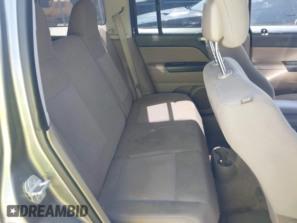 2013 Jeep Patriot Sport z VIN 1C4NJPBB8DD168770, wystawiony jako IAAI lot #41923641 z przebiegiem 104 747 mil mil oraz . Historia ofert i sprzedaży dostępna na DreamBid. Obrazek 8.