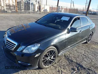 2013 Mercedes-Benz E 550 Sport z VIN WDDHF9BBXDA716236, wystawiony jako IAAI lot #41411124 z przebiegiem 159 401 mil mil oraz . Historia ofert i sprzedaży dostępna na DreamBid. Obrazek 18.