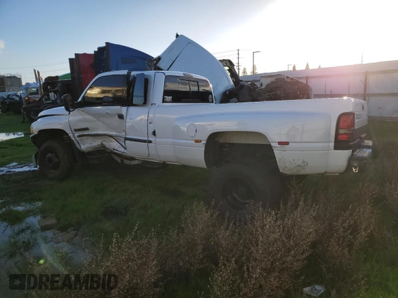2001 Dodge Ram 3500 with VIN 1B7MF33611J232152, listed as a Copart auction lot 86854964 with 62,476 mi miles and Salvage Title. Bid and sale history available at carsss.com. Image 2.