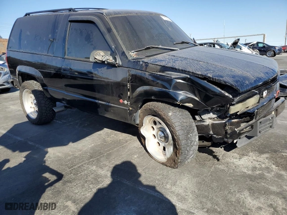 1996 Chevrolet Tahoe with VIN 3GNEK18RXTG150164, listed as a Copart auction lot 77810474 with 300,287 mi miles and Salvage Title. Bid and sale history available at carsss.com. Image 4.